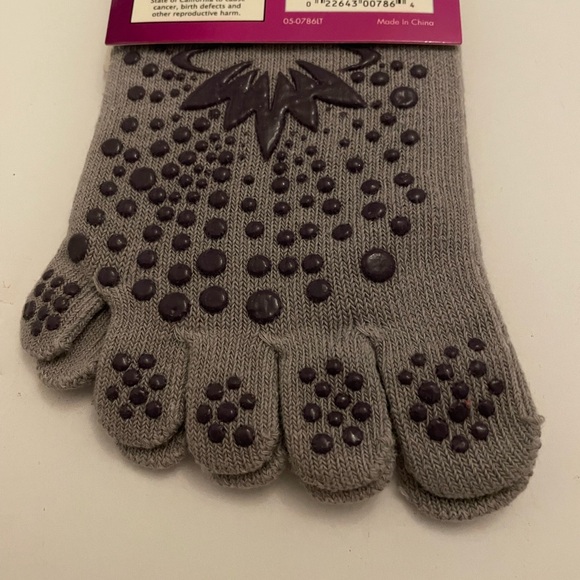 Lotus Non-Slip Yoga Socks Women’s (shoe size 4-10) Men’s (shoe size 4-9) - Picture 6 of 6